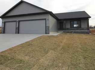 622 Woodsage Rd, Seward, NE 68434