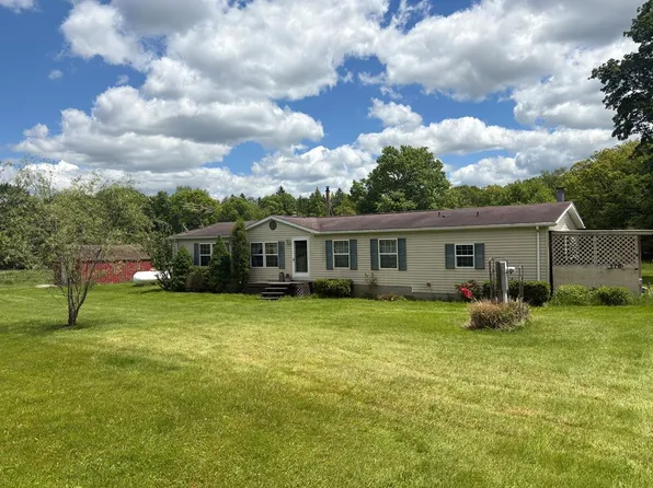 576 Davison Rd, Titusville, PA 16354
