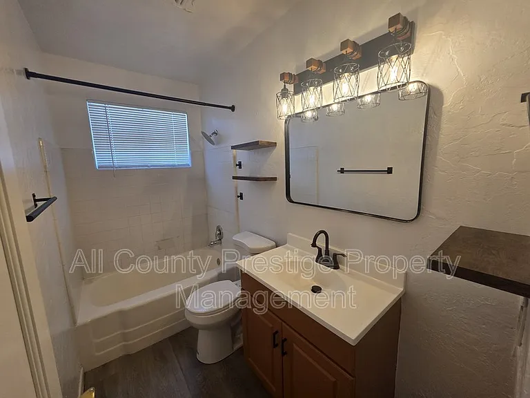 1915 E Osborn Rd #2 — Photo 5