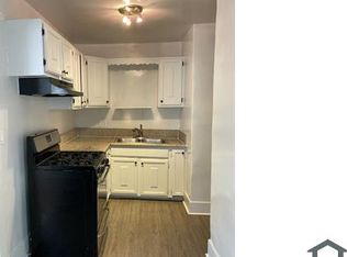 6902 De Longpre Ave, Los Angeles, CA 90028