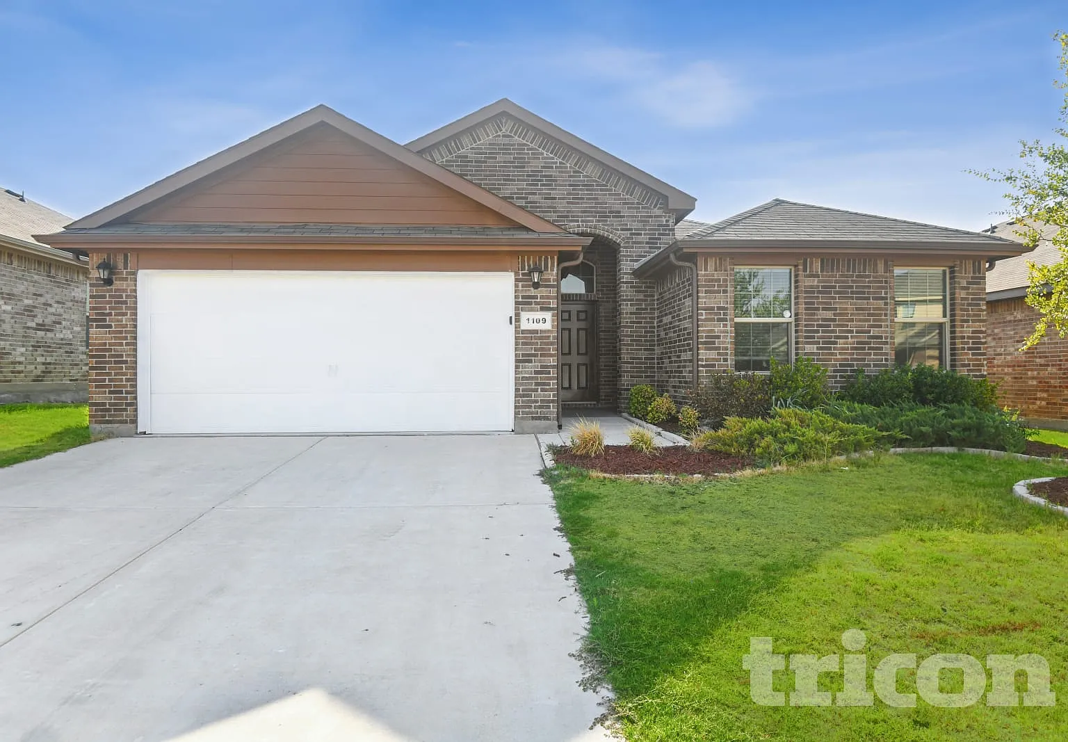 1109 Forest Glen Drive Azle TX — Photo 1