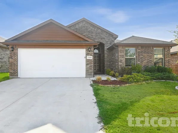 1109 Forest Glen Dr, Azle, TX 76020