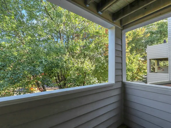 726 Mainsail Lane image 11 of 39