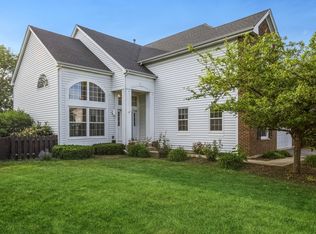 1100 Laurel Ln, Gurnee, IL 60031