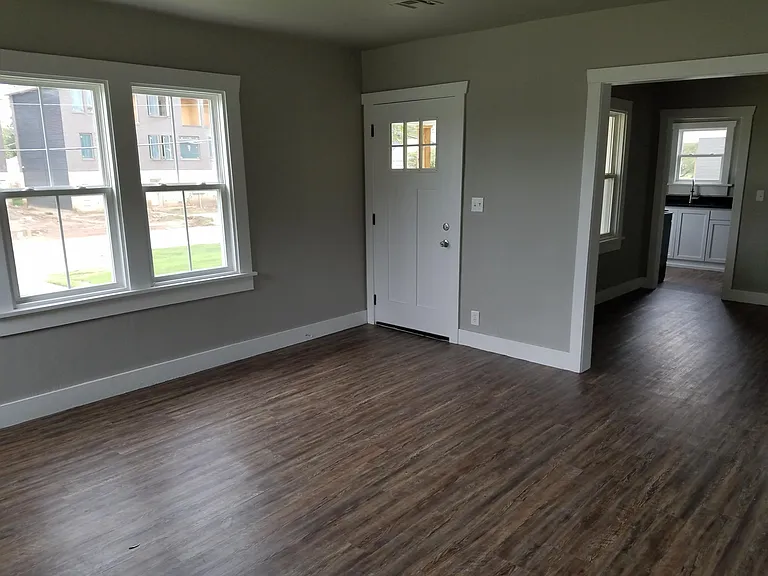 1321 N Klein Ave — Photo 1