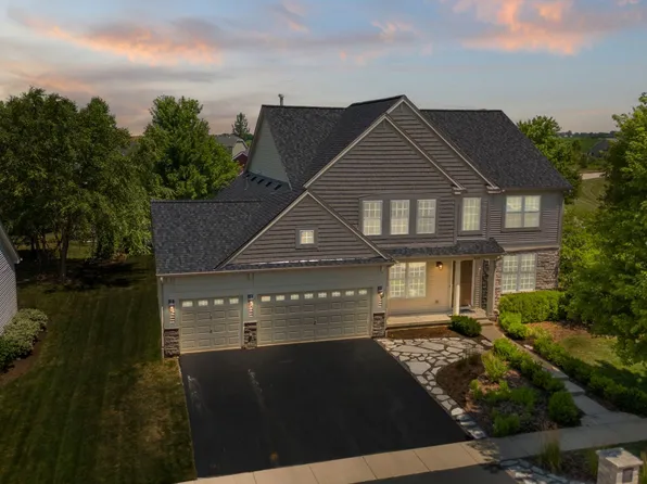 619 Northgate Dr, Sycamore, IL 60178