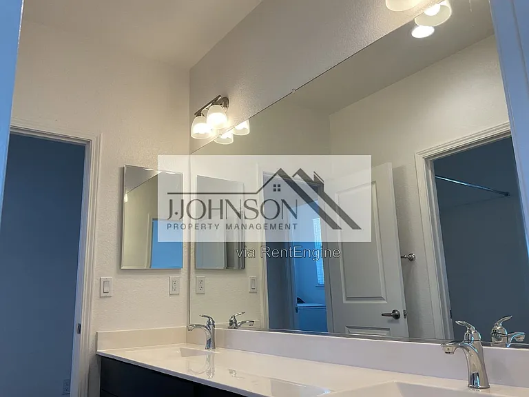 1671 Mulholland Dr — Photo 8