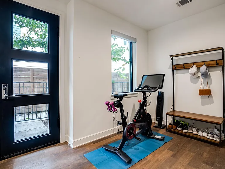 5122 Capitol Ave #103 — Photo 11
