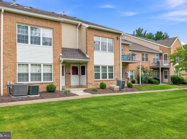 606 Valley Glen Rd #293, Elkins Park, PA 19027