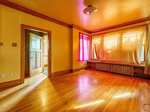 2nd image of 6734 S Maplewood Ave