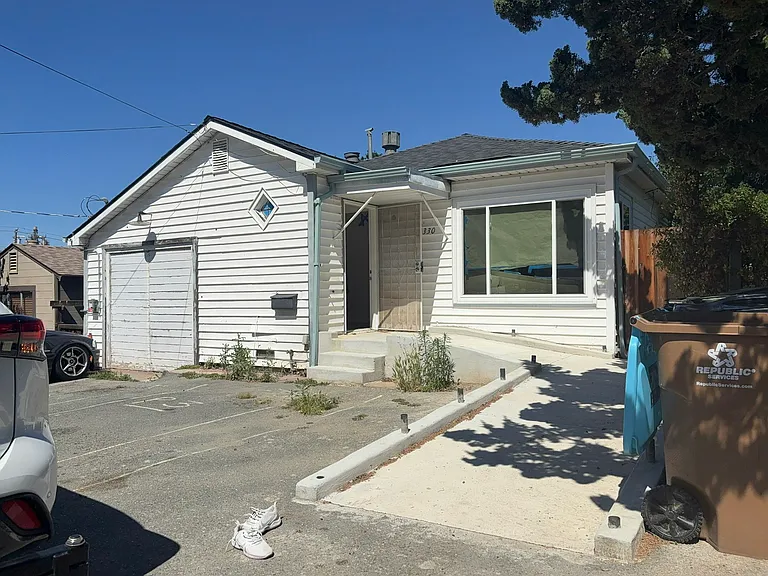 1330 Vine Ave — Photo 6