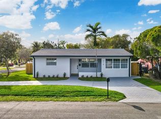 916 SW 7th Ave, Hallandale Beach, FL 33009