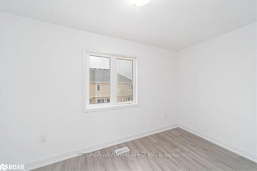 2 bed, $2,300 — Photo 4