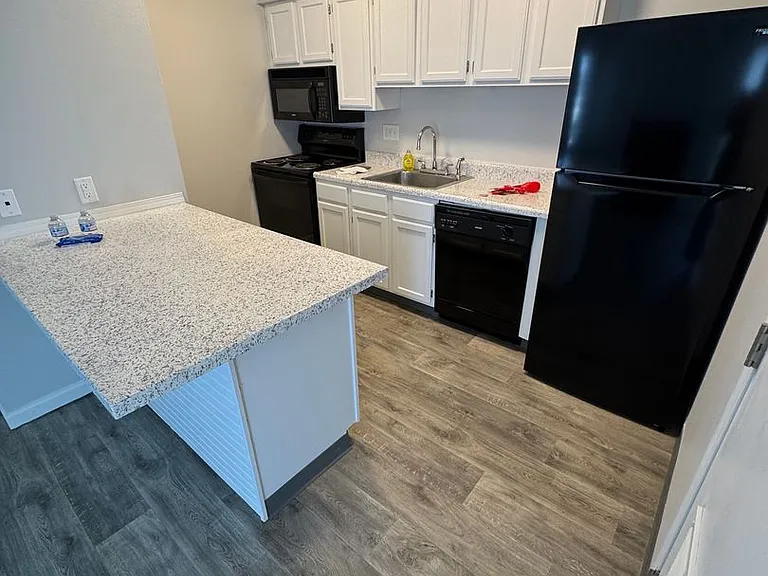 The Vibe at 8035 Apartments — Photo 39