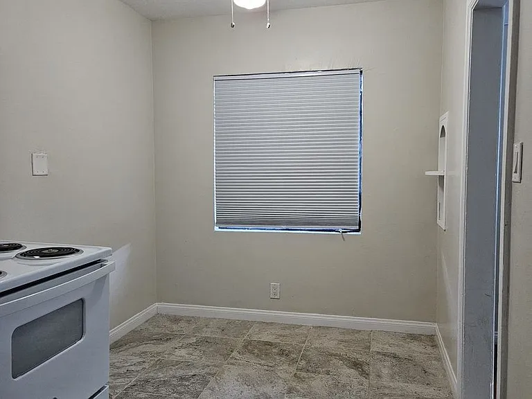 1325 S Casino Center Blvd — Photo 8