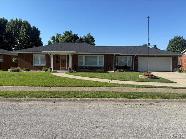2320 Saint Bernard Ave, Granite City, IL 62040