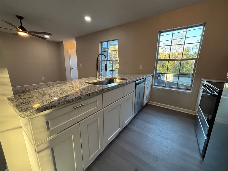 9 Adams Cir #A — Photo 11