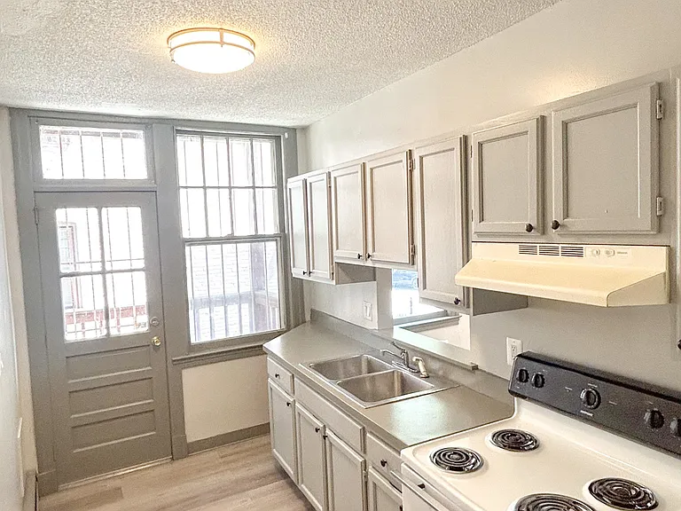 926 Asylum Ave #106 — Photo 6