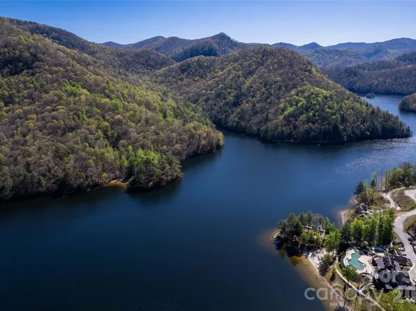 277 Pepperbush Ln, Tuckasegee, NC 28783