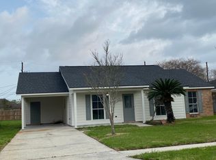 2032 E Catalpa St, Gonzales, LA 70737