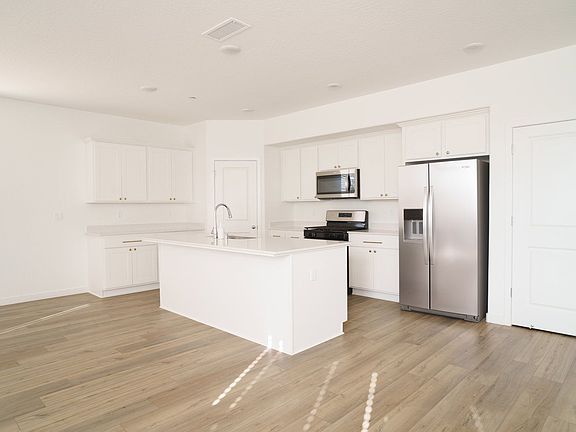 3rd image of 4055 N Casey Ave