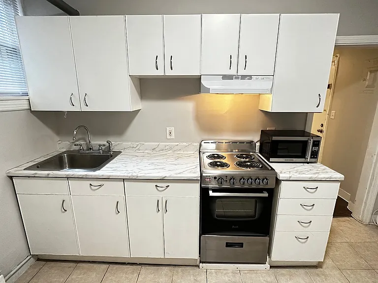 11 Gorham St #B2 — Photo 12