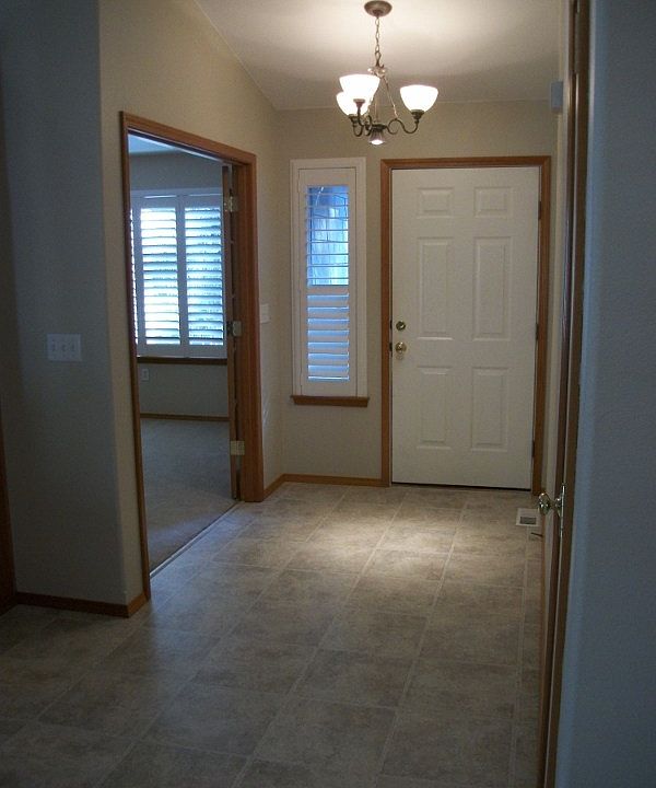 1st image of 180 E Lake Forest Dr