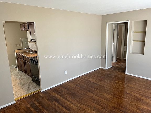 3rd image of 65 Clearview Dr