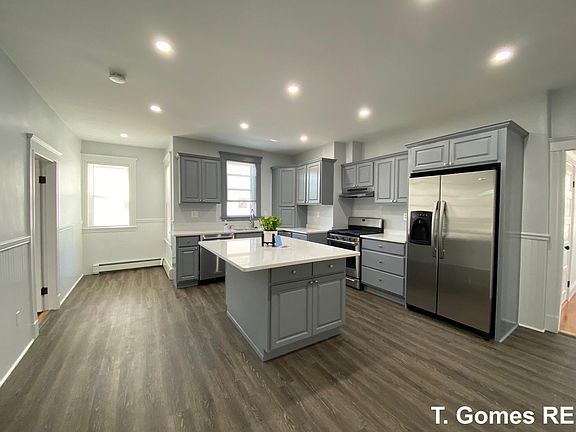 2nd image of 24 Hancock St #1