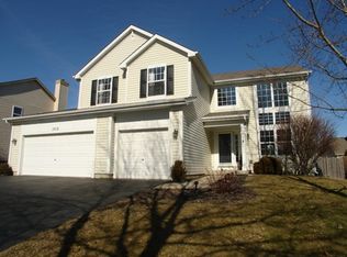 3212 Stratton Ln, Aurora, IL 60502