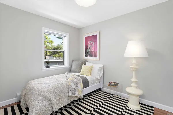 Sold by Prime Realty | media 4