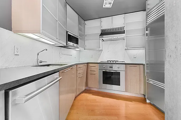 Rented by Corcoran | media 18