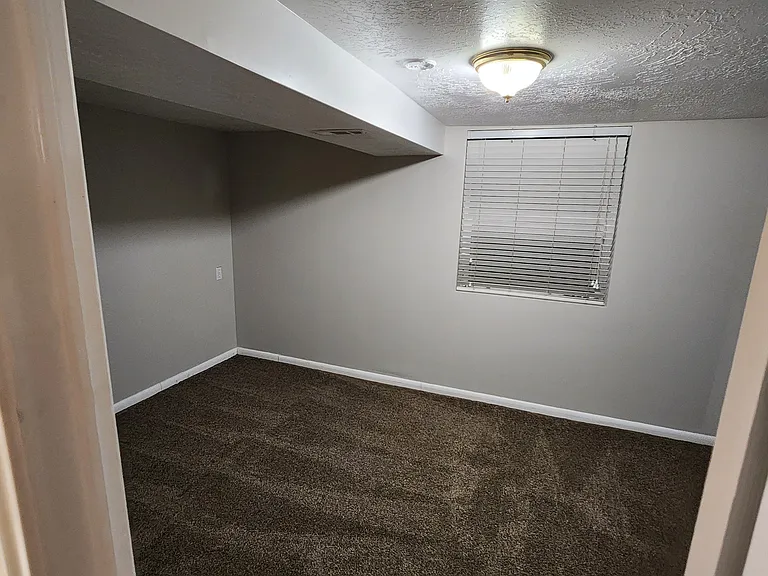 3273 Quincy Ave #BASEMENT — Photo 6