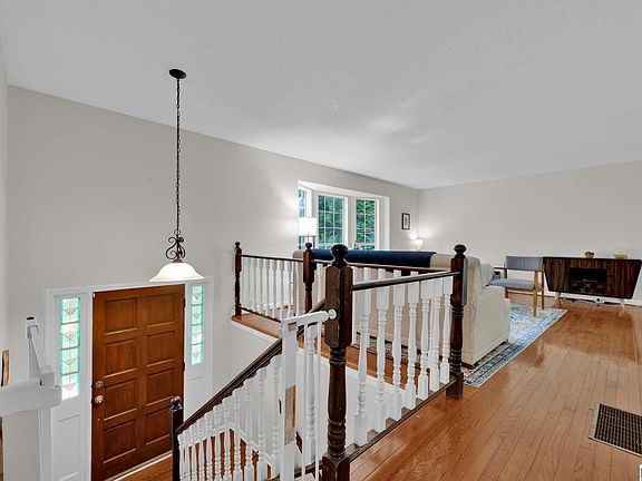 5th image of 659 Ridge Top Cir