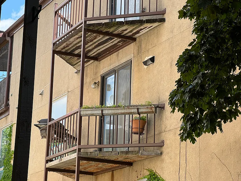 1118 W Lill Ave #2 — Photo 2