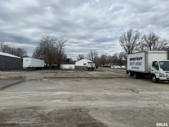 1200 S Court St, Marion, IL 62959