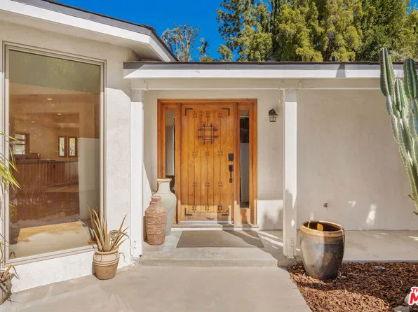 3058 Hollycrest Pl, Los Angeles, CA 90068