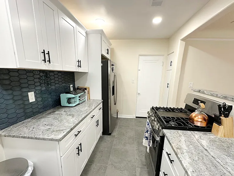 801 Solano Dr NE — Photo 21