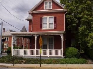703 Main St, Akron, PA 17501
