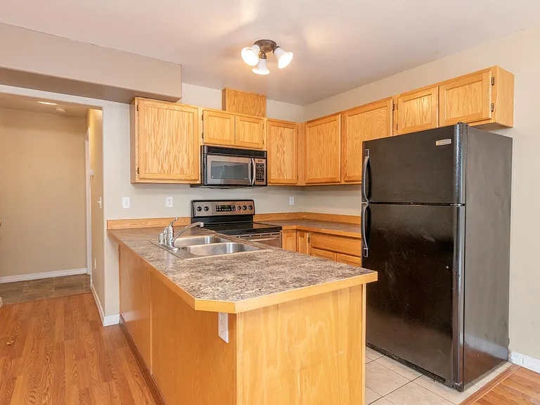 516 S Arthur St — Photo 8