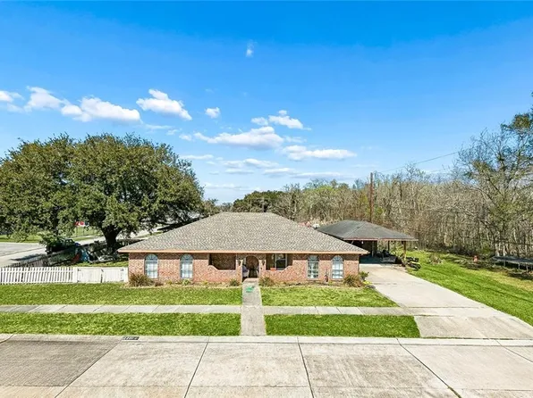2201 Bobolink Dr, Saint Bernard, LA 70085