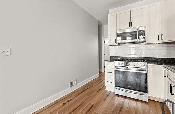 3rd image of 419 N Collington Ave