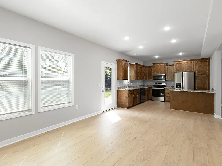107 Allen Dr — Photo 32