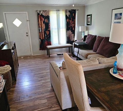 4th image of 338 Bradley Dr