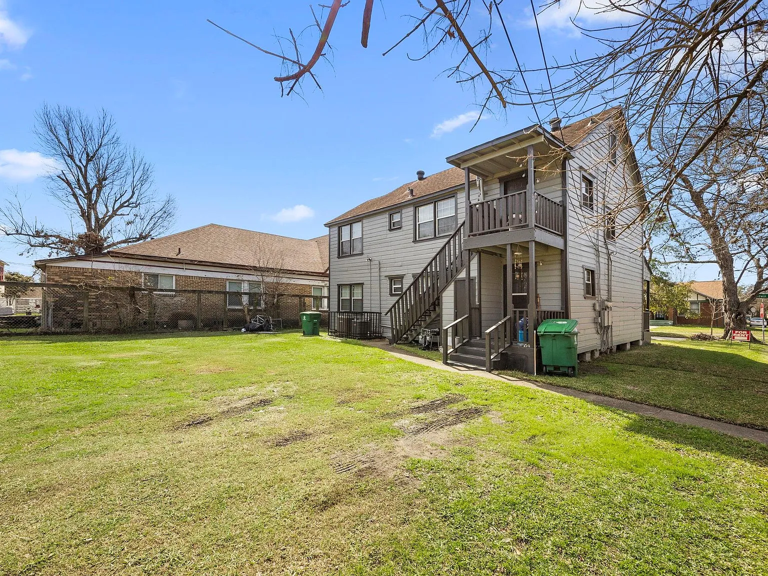 2 bed, 1.0 bath, 954 sqft, $1,300 — Photo 2