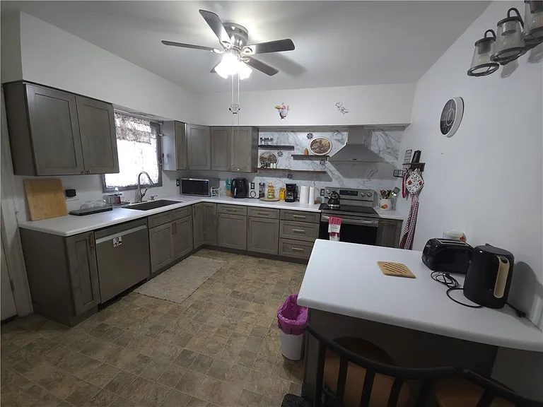 30 Flanders St — Photo 5