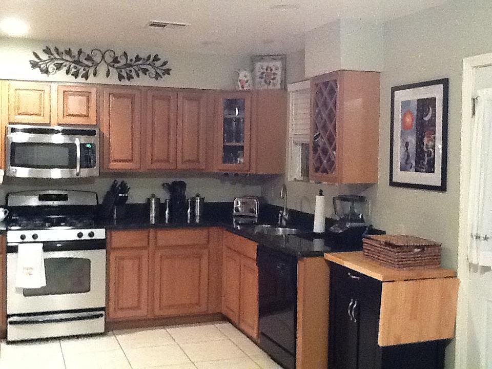 open kitchen/dinning room