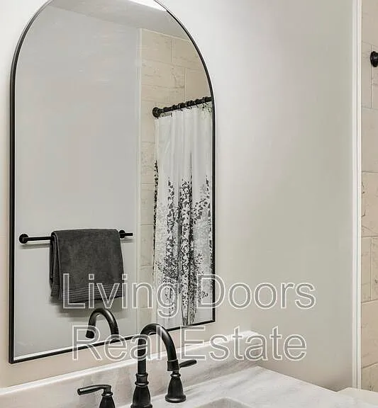 6935 Colby St — Photo 27