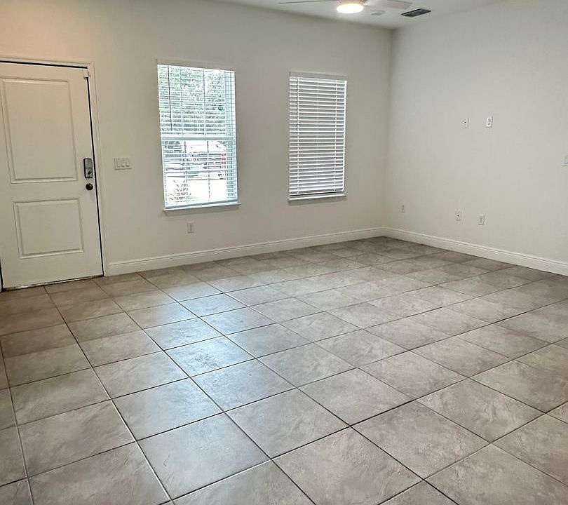 1st image of 676 Marion Oaks Ln