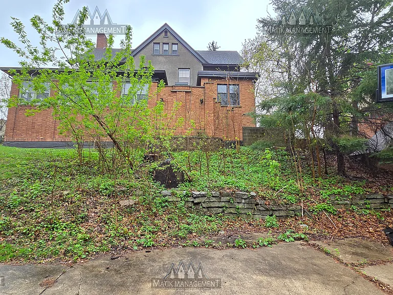 522 14th Ave SW — Photo 88